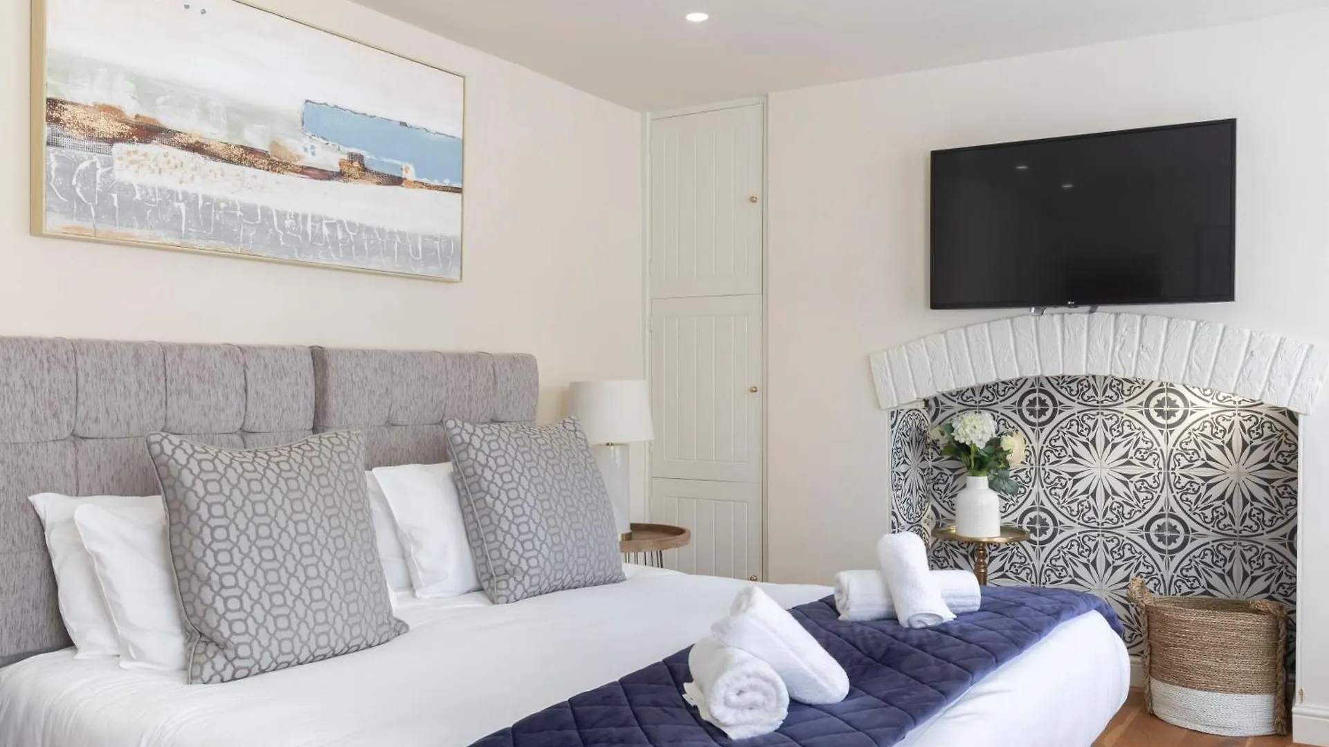 Two Bedroom Period Flat In Montpellier Cheltenham United Kingdom