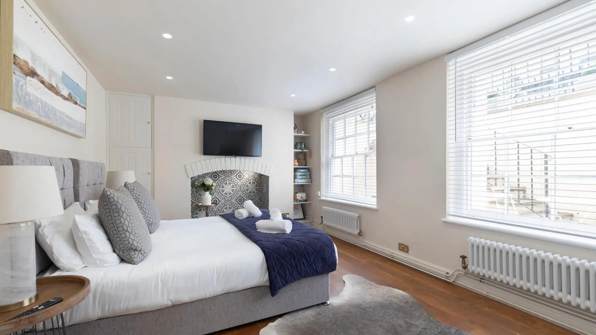 Two Bedroom Period Flat In Montpellier Cheltenham Birleşik Krallık